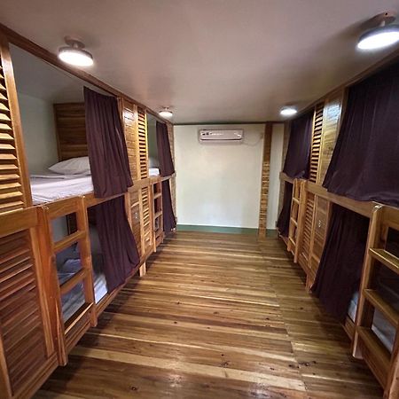 Islanders Hostel Port Barton ซาน วิเซนเต ภายนอก รูปภาพ