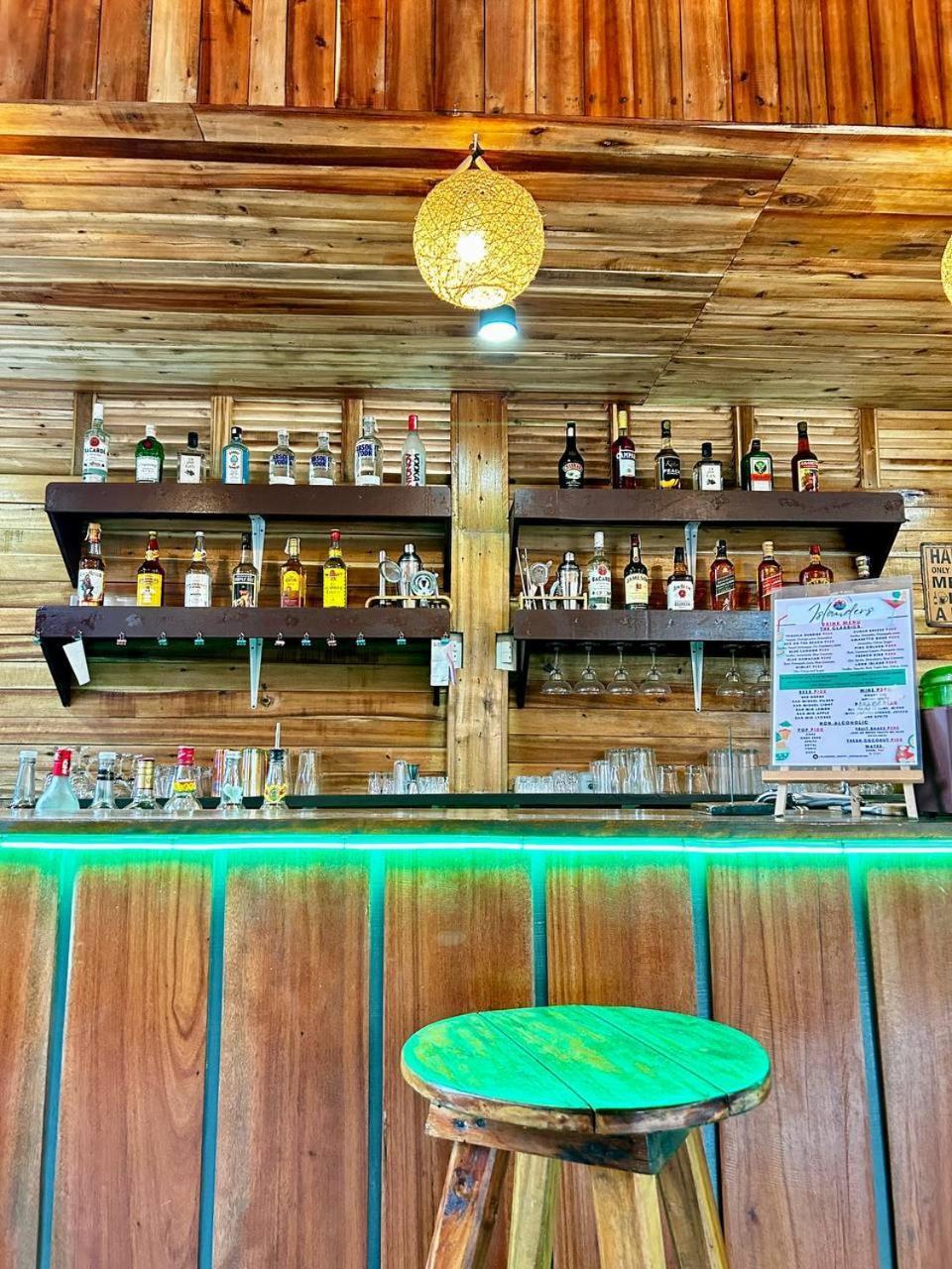 Islanders Hostel Port Barton ซาน วิเซนเต ภายนอก รูปภาพ